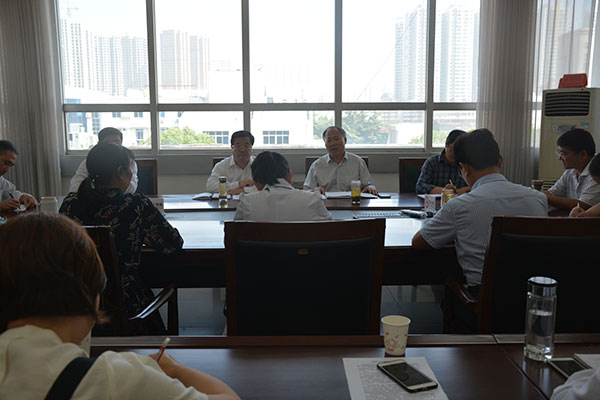 范市长调研.JPG